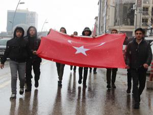 İdlib şehitleri için yürüdüler