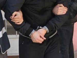 İzmir'de dev operasyon! 118 evde 72 kişi gözaltına alındı