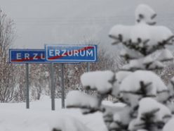 Erzurum'da kar ve soğuk esareti