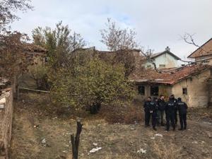 Konya'da iki katlı kerpiç ev çöktü: 3 ölü