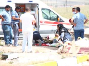 Konya'da minibüs ile tır çarpıştı: 6 ölü