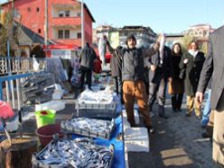 Oltu`da balık pazarı hareketlendi