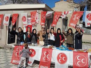 MHP'den yardım kermesi