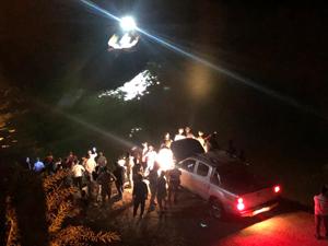Minibüs Fırat Nehri'ne uçtu: Ölü ve yaralılar var
