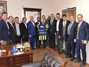 Mosturoğlu'ndan Göğebakan'a Fenerbahçe forması