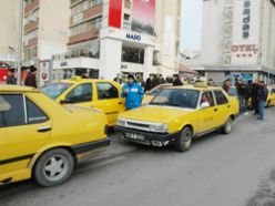Erzurum'da taksicilerden eylem