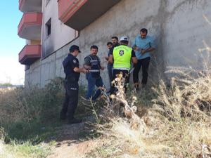 Polis Erzurum'da metruk binaları taradı