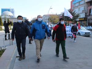 Polislerden lösemiyle mücadeleye maskeli destek