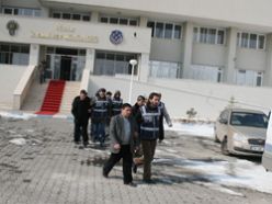 Tefecilik operasyonu 8 kişi Erzurum'a sevk edildi