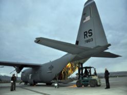 ABD Yardım uçakları Erzurum`da