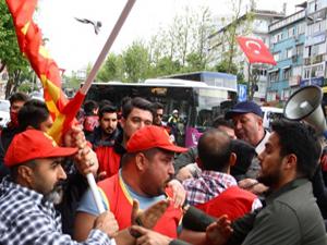 Taksim'e yürümek için Beşiktaş'ta toplanan gruba polis müdahale etti