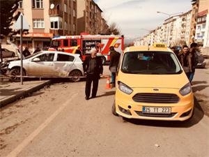 Terminal Caddesi'nde feci kaza: 1'i çocuk 5 yaralı...