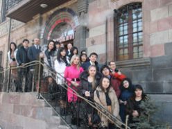 Kazak öğrenciler Büyükşehir`e misafir oldular