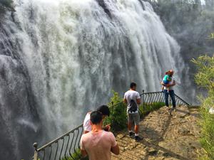 Turistlerin bayram gözdesi 'Tortum Şelalesi'