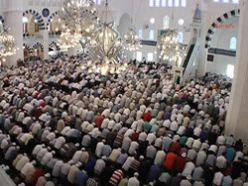 Mimar sinan'ın anısına 10 bin kişiyi buluşturan cami