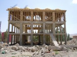 Karaçoban'da cami inşaatı yarıda kaldı