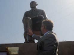 Çanakkale'ye Mehmet Akif heykeli