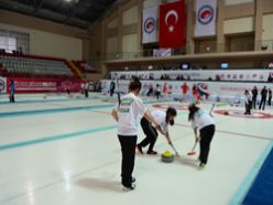 Curling Ligi Erzurum'da start aldı