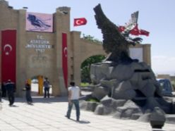 Atatürk Üniversitesi'nin yeni dekanları