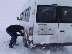Erzurum'da kar ulaşımı vurdu
