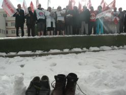 Erzurum'da karda çıplak ayaklı eylem