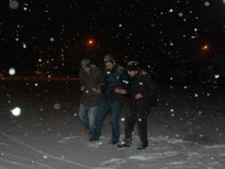Erzurum'da gençlerin kar eğlencesi