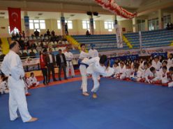 Kareteciler Türkiye şampiyonası için Denizli'de