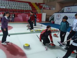 Kandilli'de öğrencilere Curling kursu