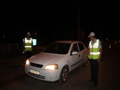 Trafik ekipleri gece kontrollerini sürdürüyor