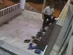 Ayakkabı hırsızı kameraya yakalandı