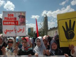 Erzurum'da katliam protesto edildi
