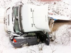 Kağızman'da trafik kazası: 2 yaralı