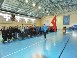 Futsal grup müsabakaları başladı