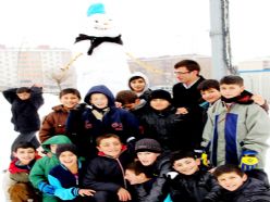 Erzurum'da karın keyfini çocuklar çıkardı