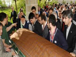 Erzurum Adliyesi'ni yasa boğan ölüm