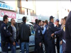 Polise mukavemette bulunan 4 kişi gözaltına alındı