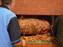 Erzurum cağ kebabı ve kadayıf dolması Ankara'da