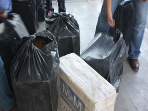 Horasan'da 11 bin paket kaçak sigara ele geçirildi