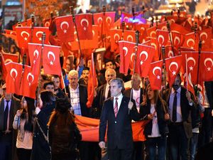 Erzurum'da CHP'den Cumhuriyet yürüyüşü