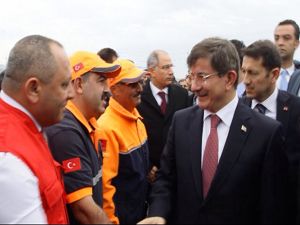 Davutoğlu'ndan AFAD Erzurum ekibine teşekkür
