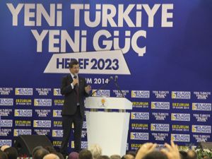 Başbakan Davutoğlu'na sürpriz pankart