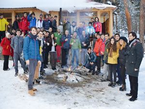 Dağcılar Uzundere'de kış yürüyüşü yaptı