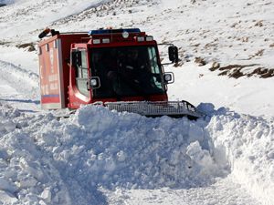 Kar üstü araçları hastaların imdadına yetişiyor