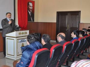 Müftü Çınar Arapçay'da konferans verdi