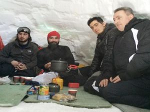 Dağcılar eksi 20 derecede Konaklı'da kamp kurdu