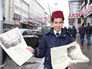 Erzurum'da Osmanlıca gazete dağıtıldı