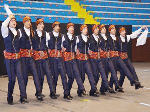 Erzurum Halk oyunlarına doyacak