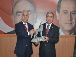 MHP'li Öztürk, Adana İl Başkanlığı'nı ziyaret etti