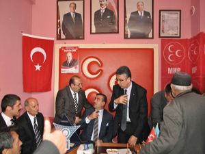 Çat'ta MHP adaylarına yoğun ilgi