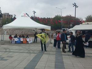 AKP Erzurum'da Kızılay çadırı açtı!